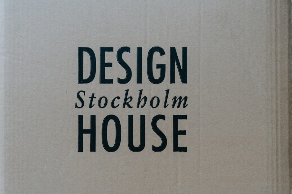 Photo redesign company logo