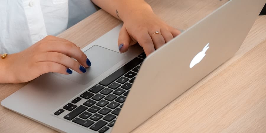 How much does professional website hosting cost in 2025? Photo professional website hosting cost