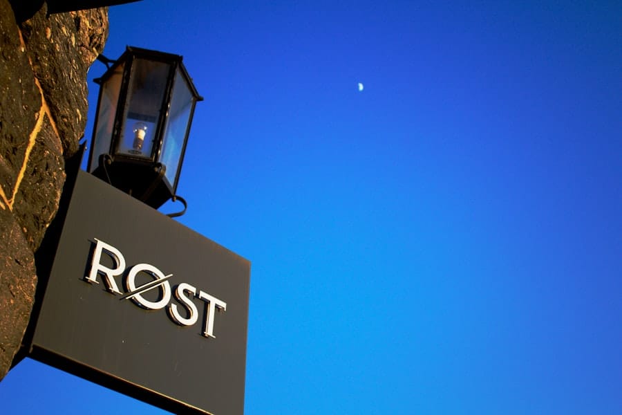 Photo hosting cost difference